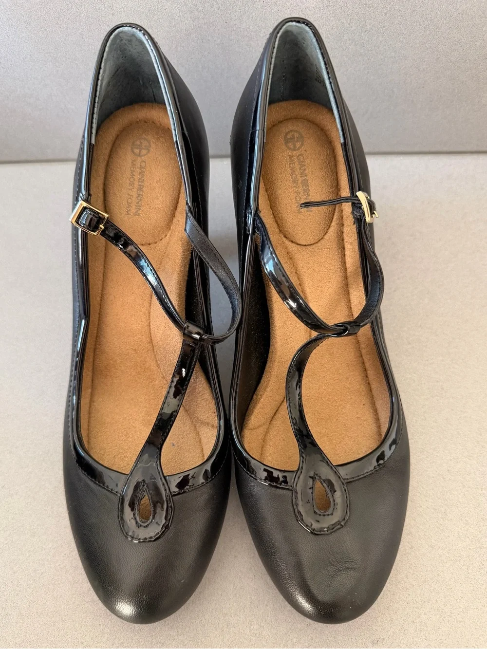 Gianni Bini Black T-Strap Mary Jane Heels Memory Foam Comfort Pumps 8M NWOT
